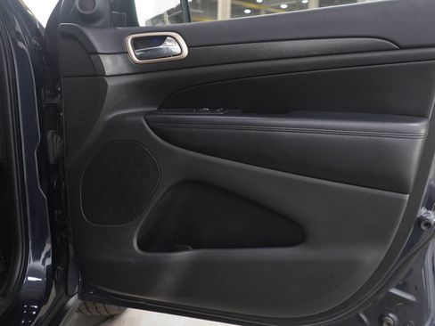 Used 2016 Jeep Grand Cherokee Laredo w/ Quick Order Package 23E image 11