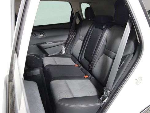 Used 2025 Nissan Rogue SV image 12