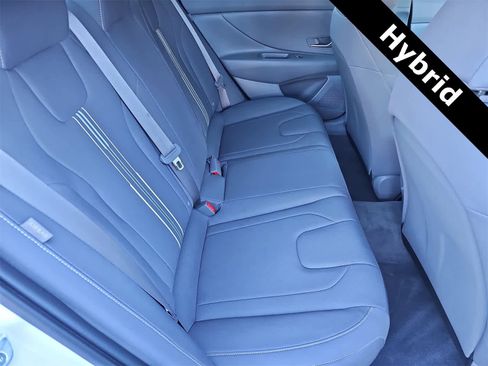 Certified 2024 Hyundai Elantra Blue image 17