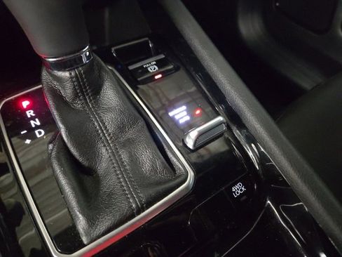 Used 2023 Jeep Compass Limited image 19