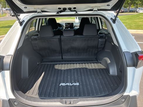 Used 2025 Toyota RAV4 LE FWD image 31