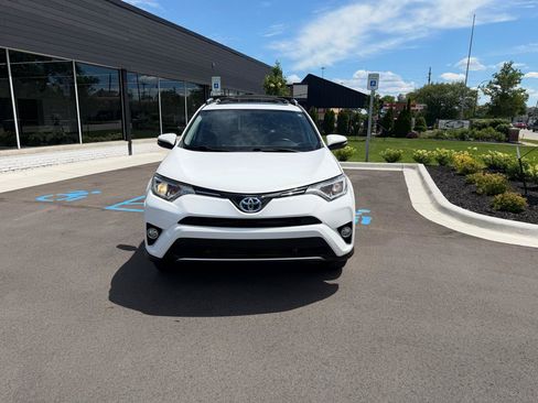 Used 2016 Toyota RAV4 XLE AWD/4WD image 2