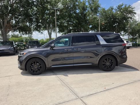 Certified 2024 Kia Carnival SX Prestige FWD image 5