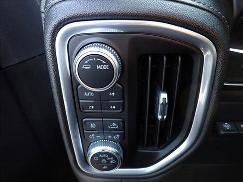 Used 2022 GMC Sierra 3500 Denali w/ Denali Ultimate Package image 19