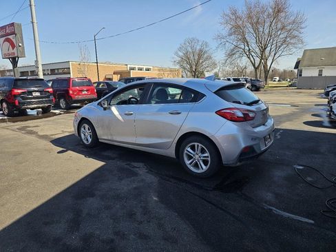Used 2018 Chevrolet Cruze LT w/ Convenience Package image 7