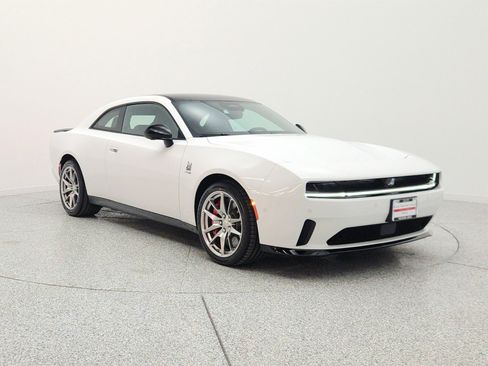 Used 2024 Dodge Charger Daytona Scat Pack w/ Plus Group AWD/4WD image 3