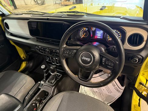 Used 2024 Jeep Wrangler Unlimited Sport AWD/4WD image 21