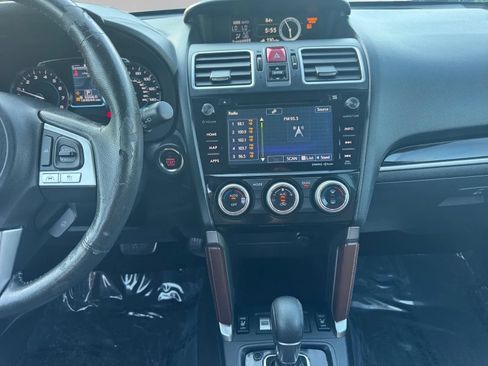 Used 2018 Subaru Forester 2.5i Touring AWD/4WD image 16