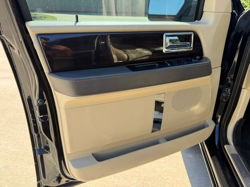 Used 2015 Lincoln Navigator 2WD w/ Equipment Group 101A Reserve image 9