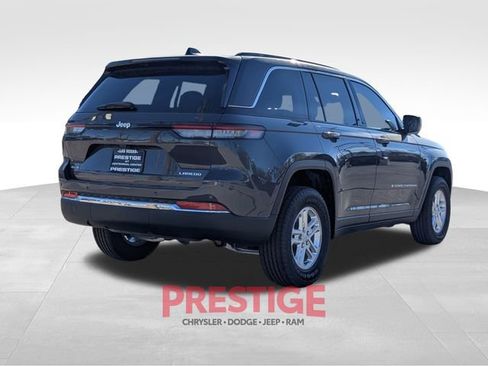 New 2025 Jeep Grand Cherokee Laredo w/ Trailer Tow Package image 5