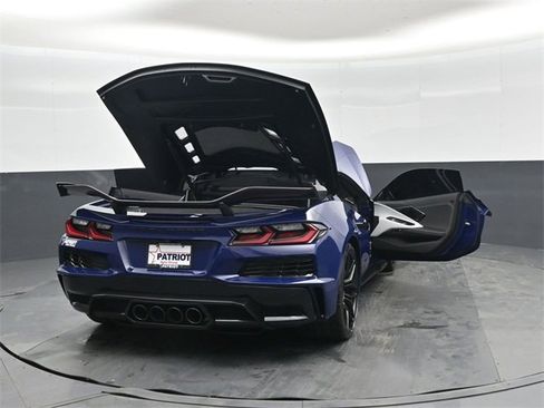 Used 2025 Chevrolet Corvette Z06 w/ Stealth Interior Trim Package image 50