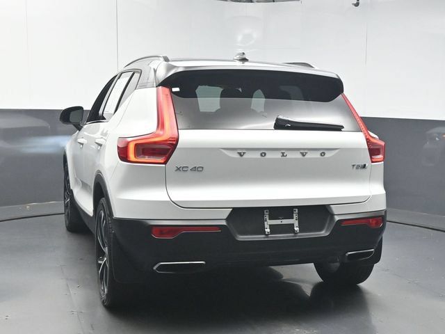 Used 2020 Volvo XC40 T5 R-Design w/ Protection Package AWD/4WD image 6