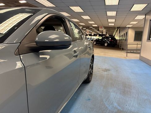 Used 2025 Nissan Sentra SV FWD image 15