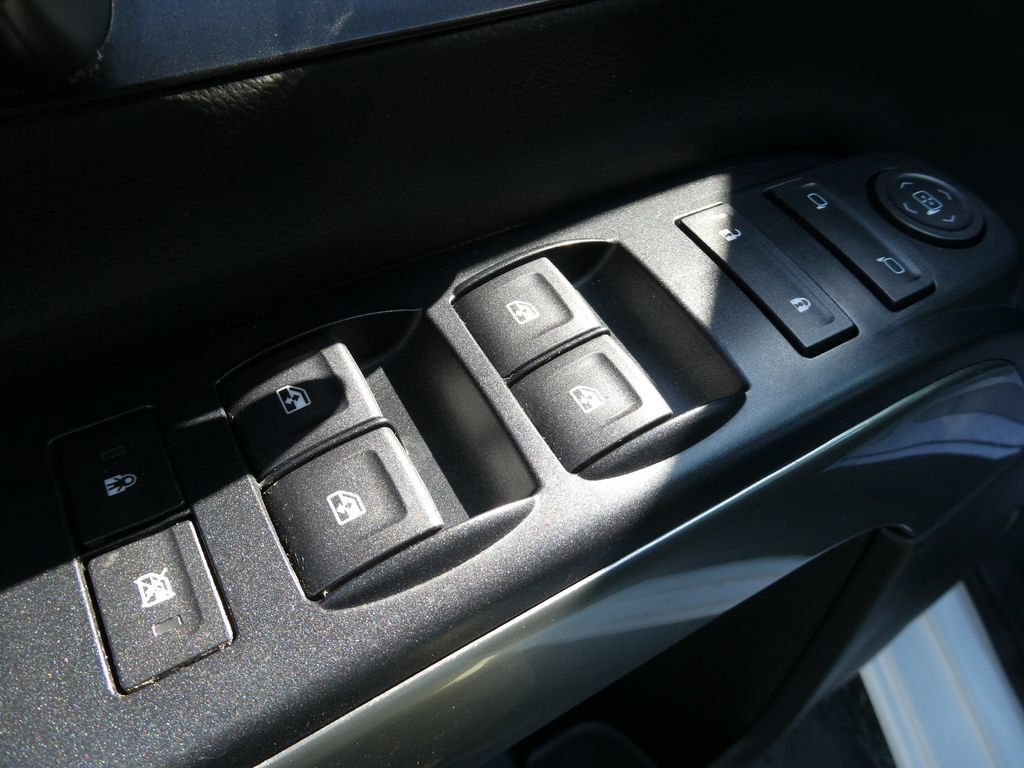 Used 2019 Chevrolet Silverado 1500 LT AWD/4WD image 22