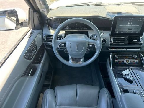 Used 2020 Lincoln Navigator Reserve w/ Equipment Group 208A Reserve AWD/4WD image 21