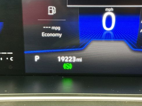 Used 2023 Volkswagen Tiguan S image 8