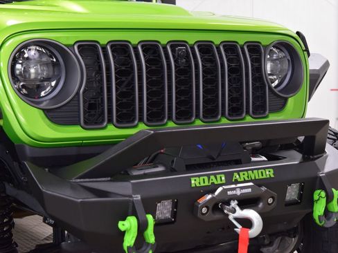 Used 2025 Jeep Gladiator Rubicon w/ Safety Group AWD/4WD image 11
