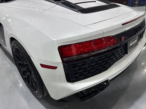 Used 2020 Audi R8 V10 w/ 20" Wheel Package image 36