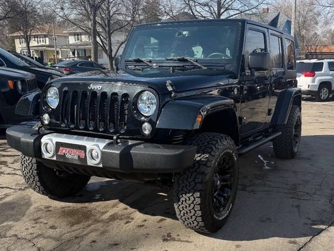 Used 2015 Jeep Wrangler Unlimited Sahara w/ Connectivity Group image 3