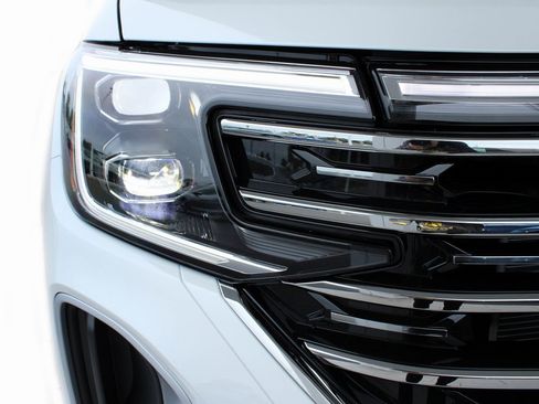 New 2025 Volkswagen Atlas SEL image 17