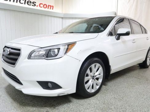 Used 2016 Subaru Legacy 2.5i Premium AWD/4WD image 2