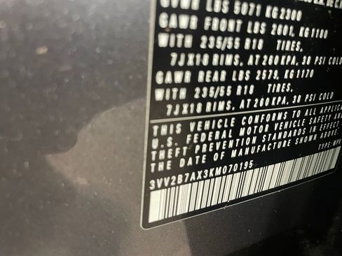 Used 2019 Volkswagen Tiguan SEL image 39