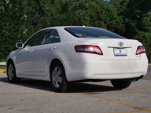 Used 2010 Toyota Camry LE FWD image 11