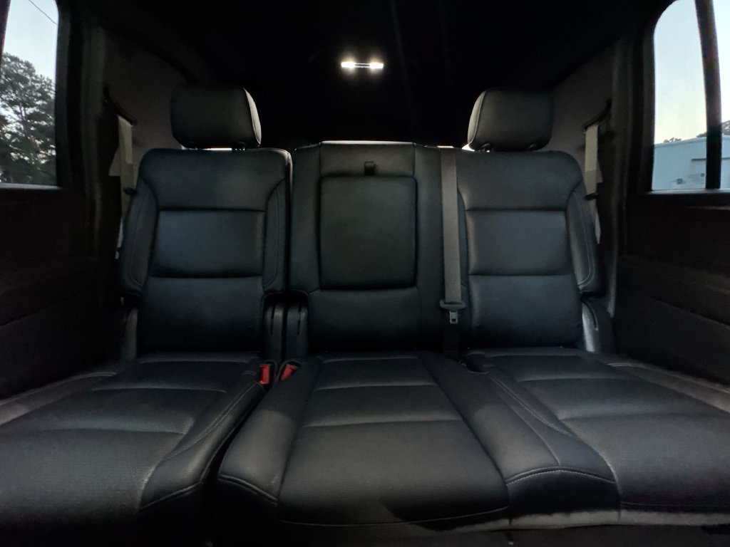 Used 2025 Chevrolet Suburban LS RWD image 34