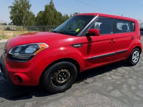 Used 2013 Kia Soul FWD image 4