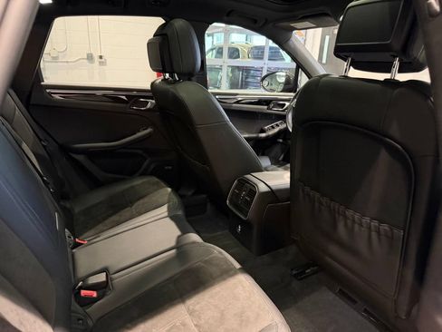 Used 2021 Porsche Macan AWD/4WD image 42
