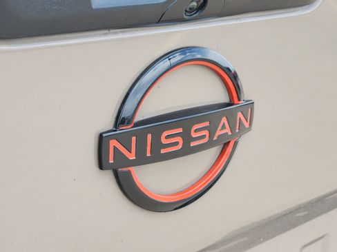 Used 2023 Nissan Frontier PRO-4X w/ Pro-4X Premium Package AWD/4WD image 12