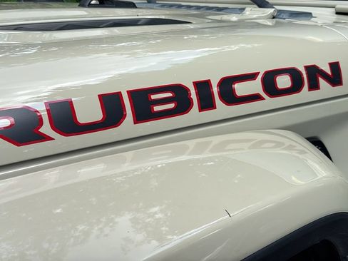 Used 2022 Jeep Gladiator Rubicon w/ LED Lighting Group AWD/4WD image 4