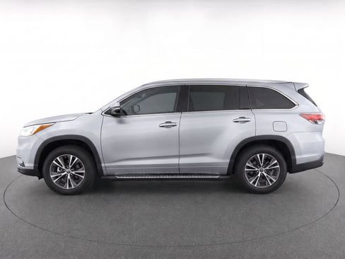 Used 2023 Acura RDX w/ Technology Package FWD image 6