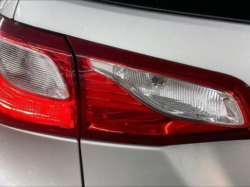 Used 2020 Chevrolet Equinox LS w/ LS Convenience Package image 25