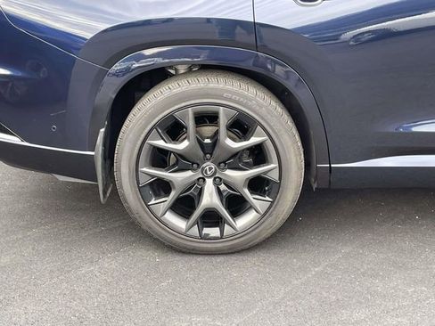 Used 2025 Lexus TX 500h AWD image 9