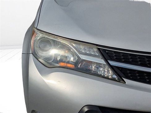 Used 2013 Toyota RAV4 LE image 9