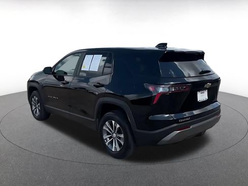 Used 2025 Chevrolet Equinox LT FWD image 9
