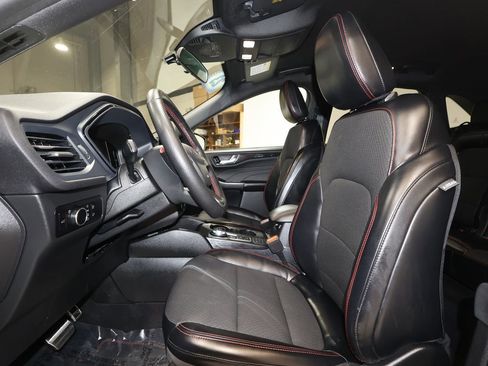 Used 2023 Ford Escape ST-Line image 22