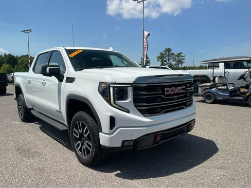 Used 2023 GMC Sierra 1500 AT4 w/ AT4 Premium Package AWD/4WD image 3