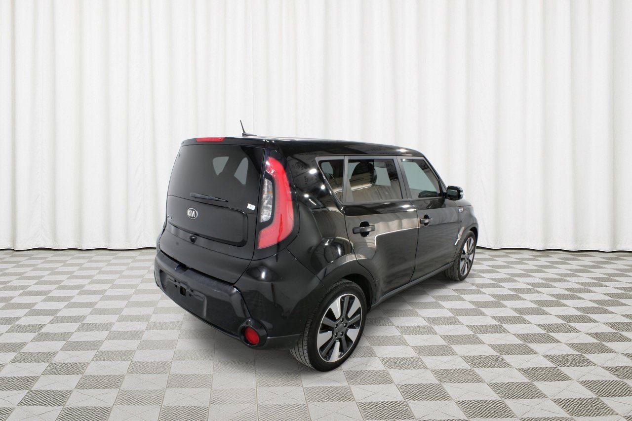 Used 2015 Kia Soul ! FWD image 3