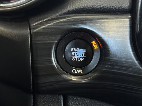 Used 2020 Jeep Grand Cherokee Altitude RWD image 22