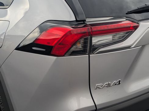 Used 2022 Toyota RAV4 XLE Premium AWD/4WD image 11