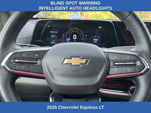 Used 2025 Chevrolet Equinox LT FWD image 8