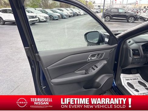 New 2026 Nissan Rogue Platinum w/ Platinum Premium Package image 10