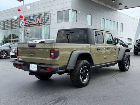 Used 2026 Jeep Gladiator Rubicon AWD/4WD image 3
