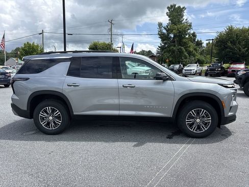 New 2026 Chevrolet Traverse LT image 9
