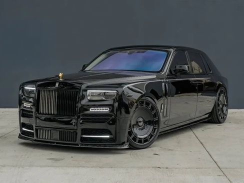 Used 2024 Rolls-Royce Phantom Sedan image 4