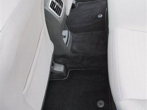 Used 2018 Kia Sportage LX w/ LX Technology Package image 15