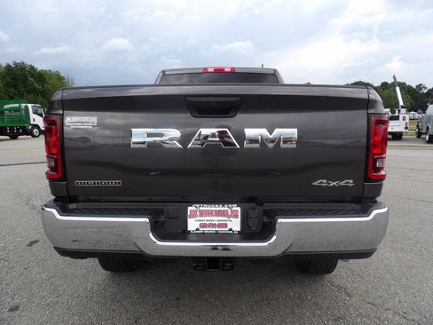 Used 2026 RAM 2500 Big Horn AWD/4WD image 6