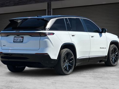 Used 2024 Jeep Wagoneer Launch Edition image 4